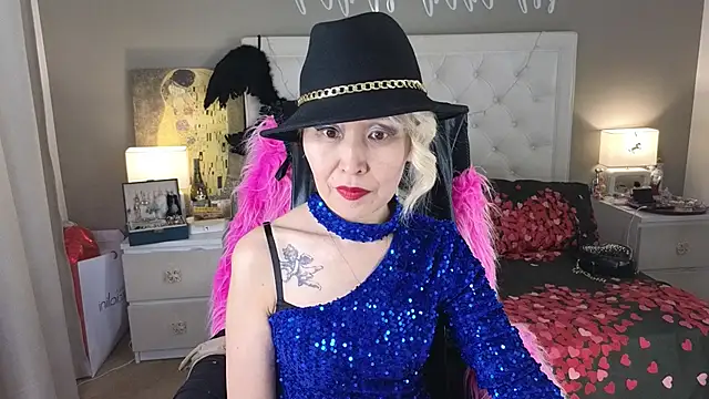 Snapshot of RoxalanaStar chatting on 12, 6, 2026 RoxalanaStar online show from 12, 6, 2026