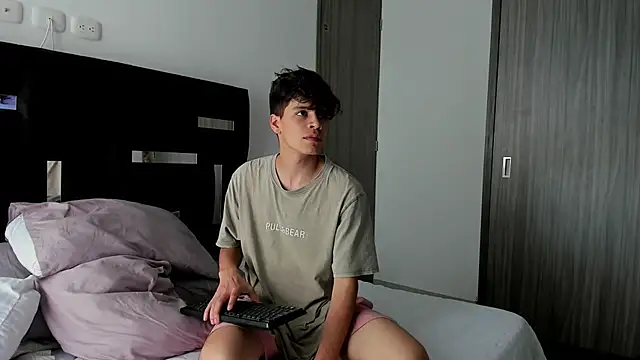 Dimitrixxx   online show from 6, 2, 2025