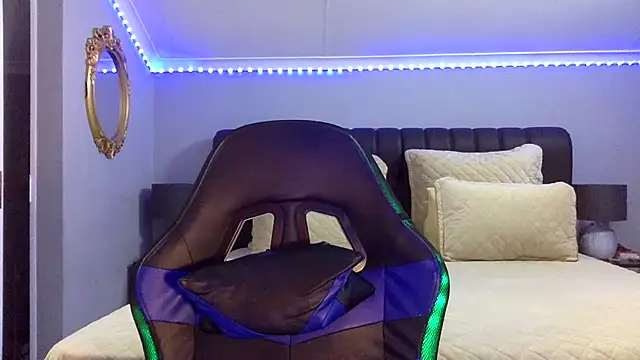 Snapshot of BOOTYBANGER24xx chatting on 23, 11, 2025 BOOTYBANGER24xx online show from 23, 11, 2025