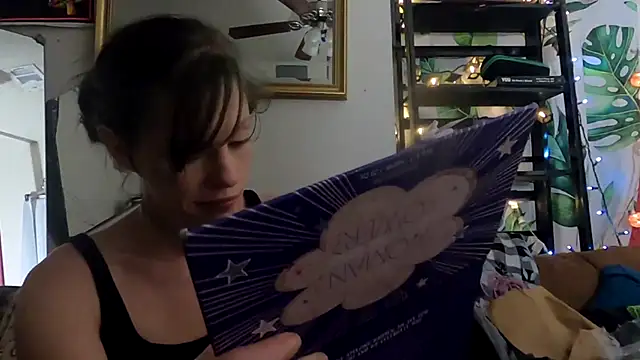 Snapshot of TheDaisyChaos chatting on 5, 10, 2025 TheDaisyChaos online show from 5, 10, 2025