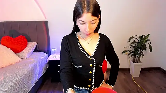 SarahLee  online show from 27, 1, 2025