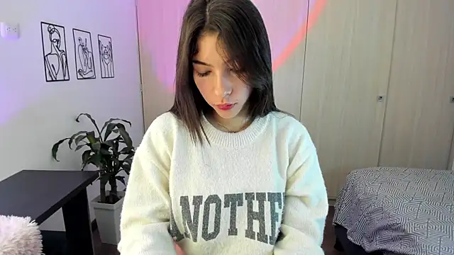 SarahLee  online show from 25, 2, 2025