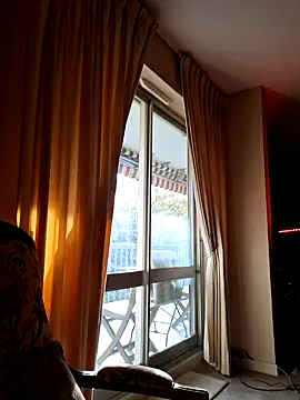 Snapshot of Perv10 chatting on 5, 11, 2025 Perv10 online show from 5, 11, 2025