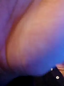 Snapshot of Perv10 chatting on 17, 11, 2025 Perv10 online show from 17, 11, 2025