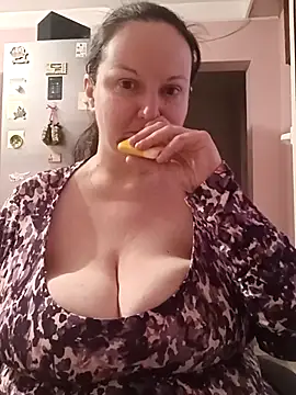 Snapshot of BustyLadyAlma chatting on 17, 2, 2026 BustyLadyAlma online show from 17, 2, 2026