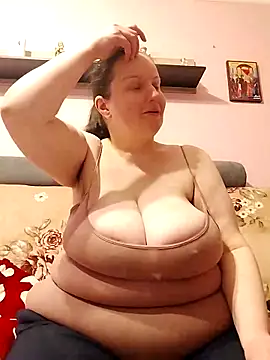 Snapshot of BustyLadyAlma chatting on 6, 3, 2026 BustyLadyAlma online show from 6, 3, 2026