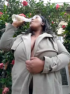 SWEETDOLLY29XX online show from 17, 1, 2025