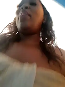 SWEETDOLLY29XX online show from 18, 1, 2025