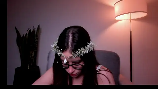 HazelKush online show from 25, 6, 2026