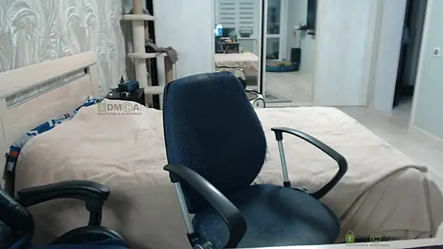 Snapshot of Sunny-Girl1 chatting on 8, 1, 2025 Sunny-Girl1 online show from 8, 1, 2025