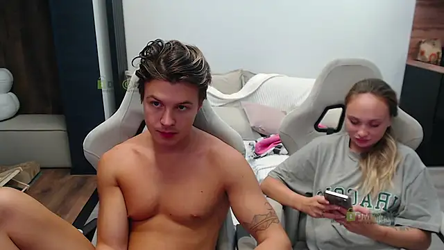 Sunny-Girl1 online show from 10, 10, 2025