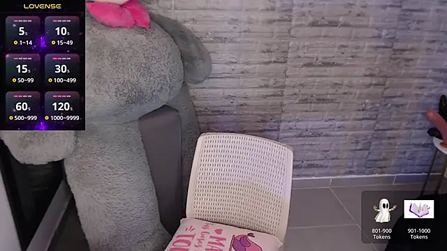 Snapshot of TinnaCobb chatting on 23, 10, 2025 TinnaCobb online show from 23, 10, 2025