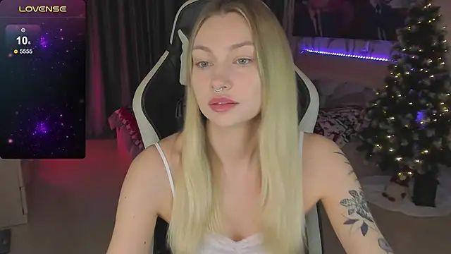 BiMolly online show from 4, 1, 2025