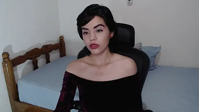mia collins x online show from 10, 7, 2026