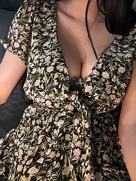 Snapshot of Cute_crystal chatting on 4, 2, 2025 Cute crystal online show from 4, 2, 2025