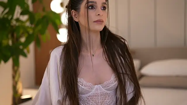 DoviaClaire online show from 19, 12, 2025