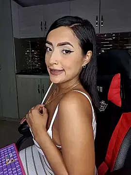 Snapshot of Shantal_Lovee chatting on 22, 12, 2024 Shantal Lovee online show from 22, 12, 2024