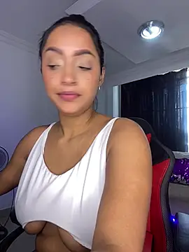 Snapshot of Shantal_Lovee chatting on 8, 1, 2025 Shantal Lovee online show from 8, 1, 2025