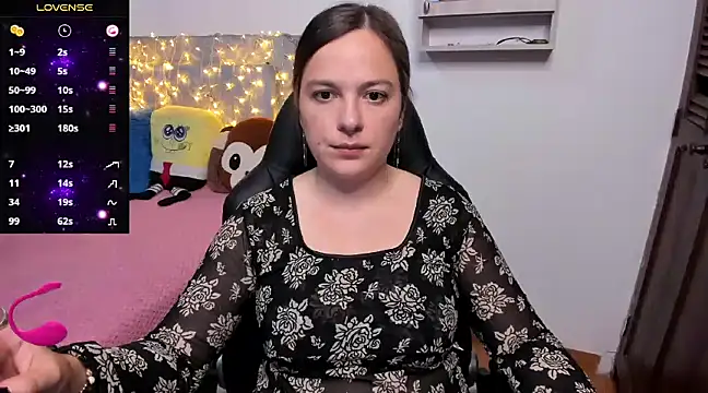 Snapshot of angelaagomez chatting on 12, 12, 2024 angelaagomez online show from 12, 12, 2024