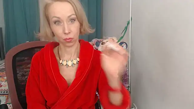 LuxuryNika online show from 1, 1, 2025