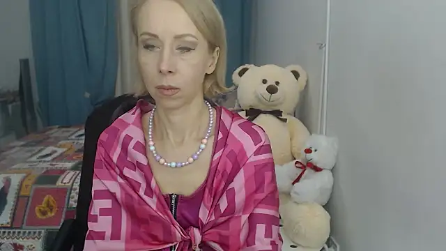 LuxuryNika online show from 17, 1, 2025