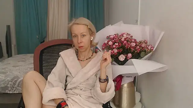 LuxuryNika online show from 10, 11, 2025