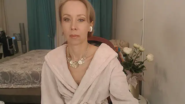 LuxuryNika online show from 13, 5, 2026