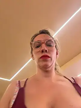 Gatitacarlita online show from 24, 11, 2025