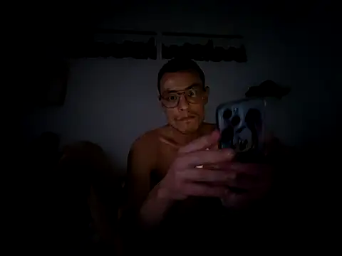 Snapshot of malpka25 chatting on 28, 10, 2025 malpka25 online show from 28, 10, 2025