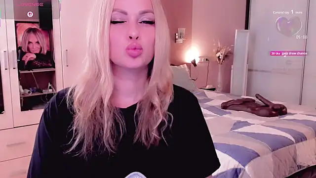 Libby Nora online show from 30, 9, 2025