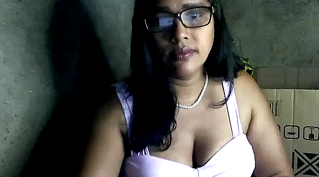 Snapshot of Damita999 chatting on 8, 1, 2025 Damita999 online show from 8, 1, 2025