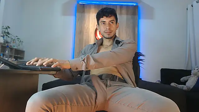 Snapshot of Andrew_4_ chatting on 16, 10, 2025 Andrew 4 online show from 16, 10, 2025