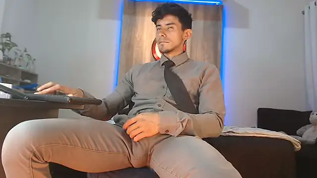 Snapshot of Andrew_4_ chatting on 25, 10, 2025 Andrew 4 online show from 25, 10, 2025