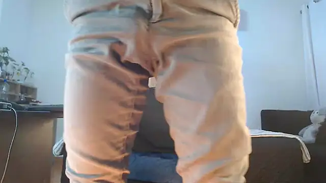 Snapshot of Andrew_4_ chatting on 28, 10, 2025 Andrew 4 online show from 28, 10, 2025