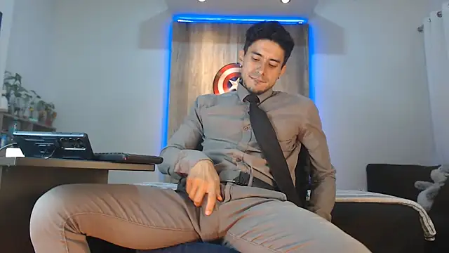 Snapshot of Andrew_4_ chatting on 13, 11, 2025 Andrew 4 online show from 13, 11, 2025