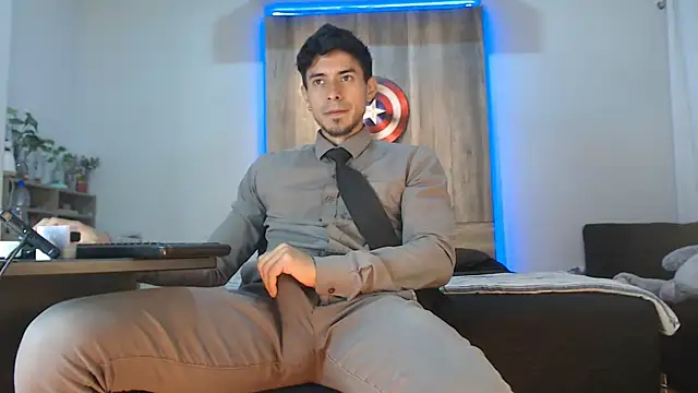 Snapshot of Andrew_4_ chatting on 18, 11, 2025 Andrew 4 online show from 18, 11, 2025