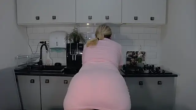 erikaerika online show from 14, 9, 2025