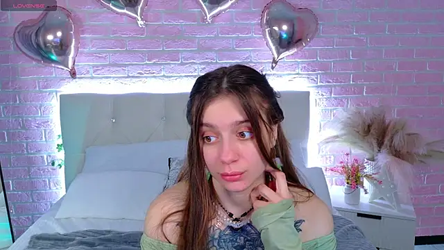 Snapshot of Eille_Elfie chatting on 18, 11, 2025 Eille Elfie online show from 18, 11, 2025