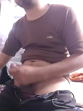 HotBoyOm online show from 8, 2, 2025