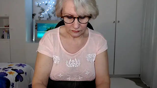 Ghertrude52 online show from 4, 3, 2025