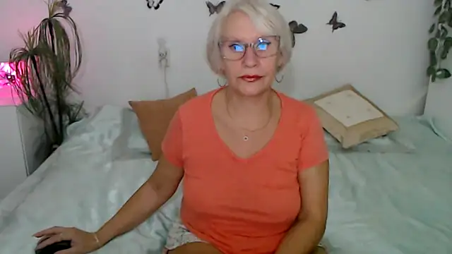 Snapshot of Ghertrude52 chatting on 9, 9, 2025 Ghertrude52 online show from 9, 9, 2025