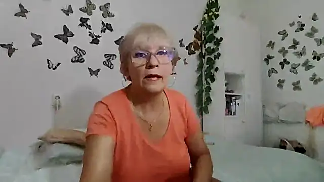 Snapshot of Ghertrude52 chatting on 16, 9, 2025 Ghertrude52 online show from 16, 9, 2025