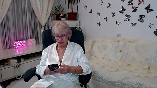 Snapshot of Ghertrude52 chatting on 18, 9, 2025 Ghertrude52 online show from 18, 9, 2025