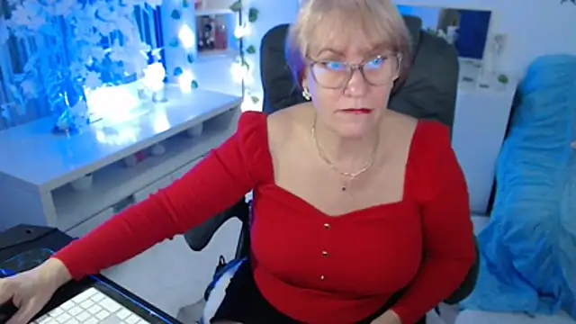 Snapshot of Ghertrude52 chatting on 28, 11, 2025 Ghertrude52 online show from 28, 11, 2025