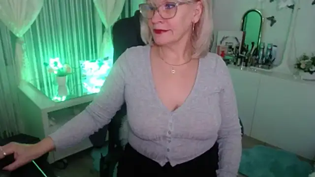 Snapshot of Ghertrude52 chatting on 12, 1, 2026 Ghertrude52 online show from 12, 1, 2026