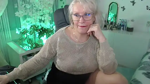 Snapshot of Ghertrude52 chatting on 3, 2, 2026 Ghertrude52 online show from 3, 2, 2026