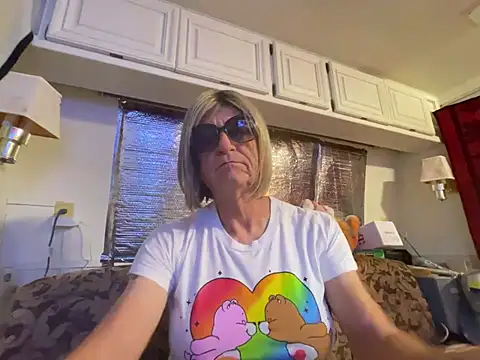 Snapshot of MichaelaGurl chatting on 7, 12, 2024 MichaelaGurl online show from 7, 12, 2024