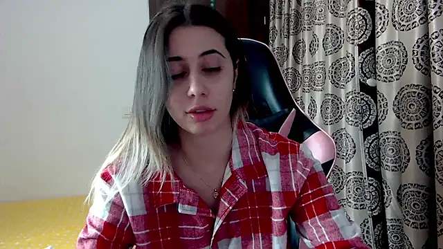 RoseDiamond06 online show from 14, 12, 2024