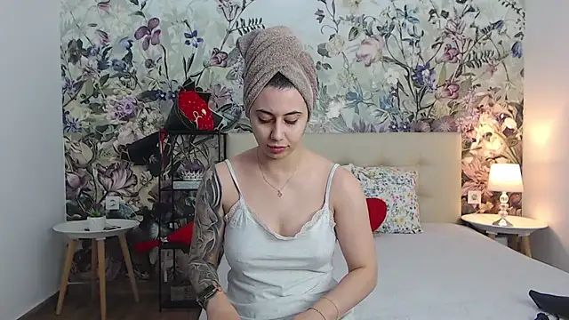 RoseDiamond06 online show from 20, 5, 2026