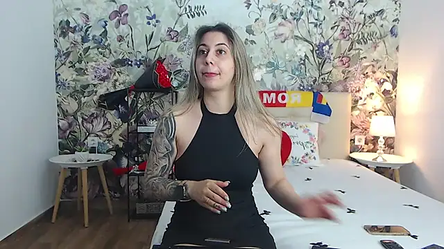 RoseDiamond06 online show from 25, 6, 2026